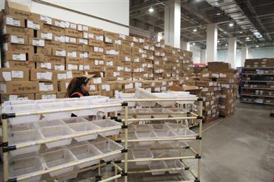 菜鳥網(wǎng)絡(luò)武清園區(qū)華北貨倉，日均單量已經(jīng)超過10萬單