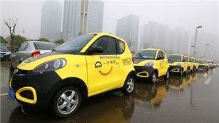 這50輛新能源汽車太黃了！招手即停、一步送到大河車展的門口