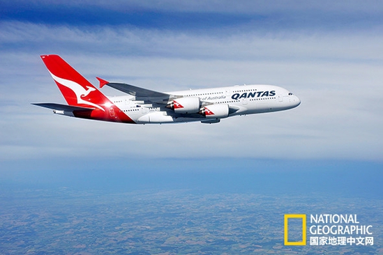 長(zhǎng)途航班，漫漫長(zhǎng)途?！抖际羞_(dá)人》的Annie Fitzsimmons向我們介紹了幾條小貼士，幫助大家度過(guò)這段煎熬。攝影：Gilles ROLLE，Redux