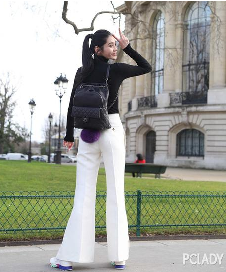 挑一款心水的雙肩包 趁著時(shí)光正好出去浪吧 挑一款心水的雙肩包 趁著時(shí)光正好出去浪吧