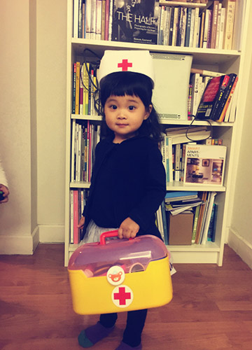 梅婷大女兒護(hù)士照曝光 梅婷大女兒護(hù)士照曝光