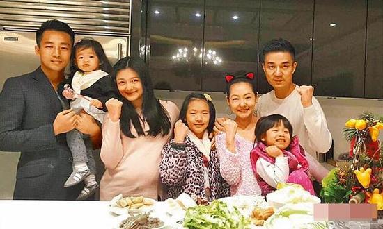 大S孕后久違現身，與小S一家齊聚