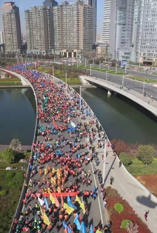 鳴槍開炮，奔跑吧，寶貝！