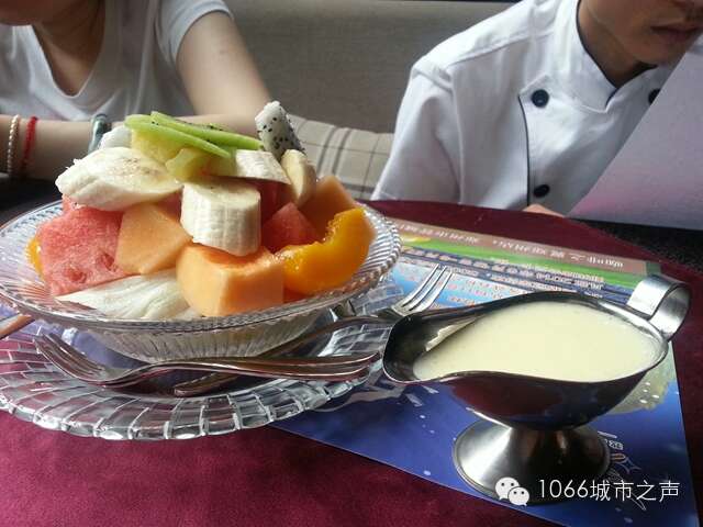 水果沙拉。真材實(shí)料。