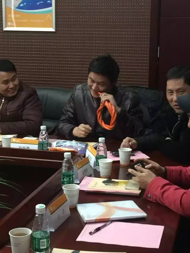 小編想問(wèn)一下咬膠管的孫老師，優(yōu)質(zhì)膠管的口感如何呢？