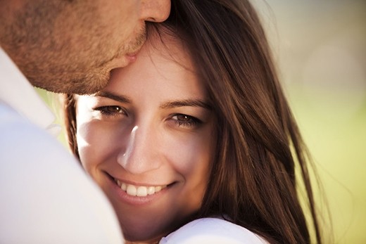 妻子漂亮，丈夫相貌平平