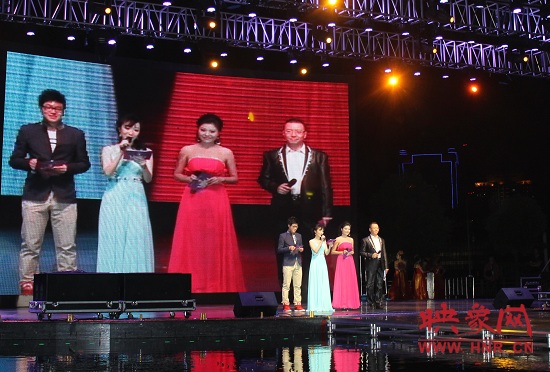 現(xiàn)場(chǎng)主持人帥天、小糖、李江、凱文