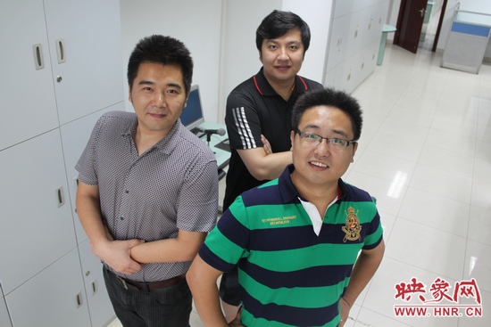 《網(wǎng)絡(luò)全搜索》主持人康巖、陳弓、趙凱