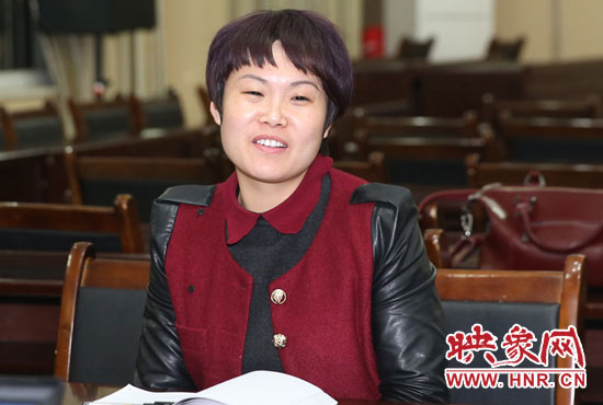 “焦裕祿式好干部”楊艷敏接受采訪。
