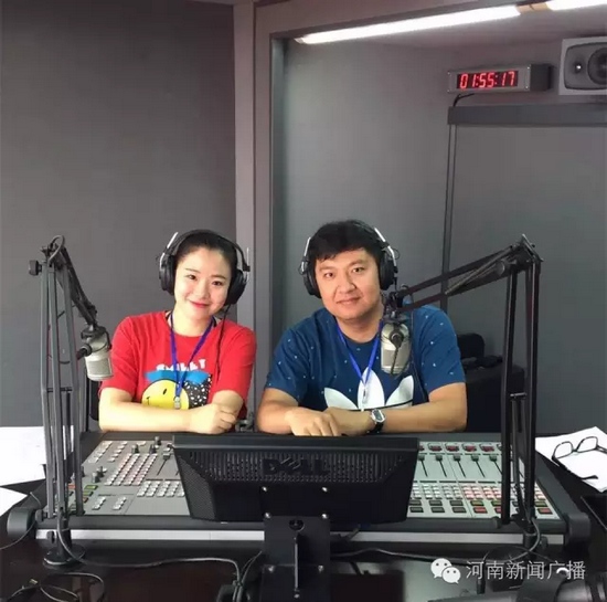 河南新聞廣播主持人趙凱、田羽全程現(xiàn)場(chǎng)直播