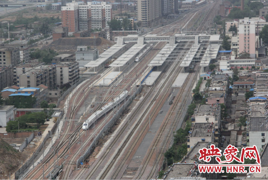 本次運行試驗由2列CRH2A型動車組擔當，計劃試驗速度為每小時200公里。