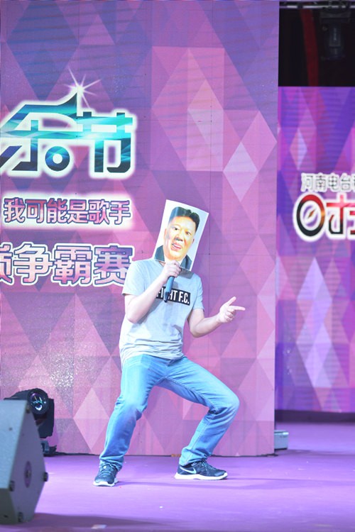 不過(guò)隨后的阿強(qiáng)老師現(xiàn)場(chǎng)傳授RAP教程，同樣不遜于老楊呢！！