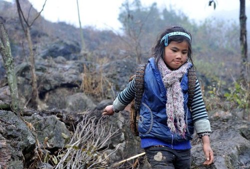 “最堅強留守女童”:9歲撐起一個家 “最堅強留守女童”:9歲撐起一個家