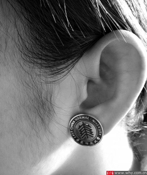 　網(wǎng)友紛曬特別的耳釘。網(wǎng)友供圖