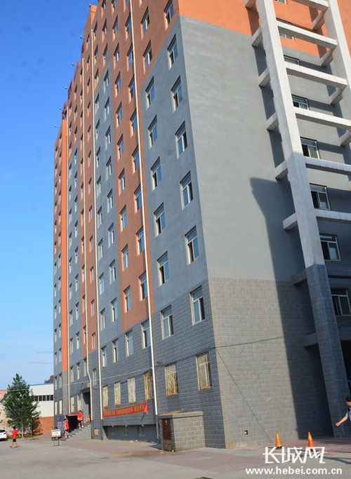 中國地質(zhì)大學(xué)長城學(xué)院大三女生凌晨墜樓身亡 中國地質(zhì)大學(xué)長城學(xué)院大三女生凌晨墜樓身亡