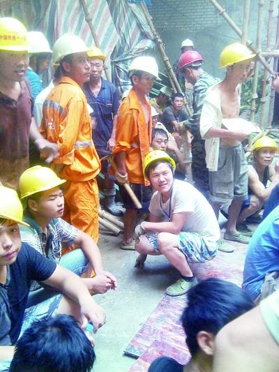 大二男生為體驗(yàn)父親辛苦 每天工地干活10小時(shí) 大二男生為體驗(yàn)父親辛苦 每天工地干活10小時(shí)