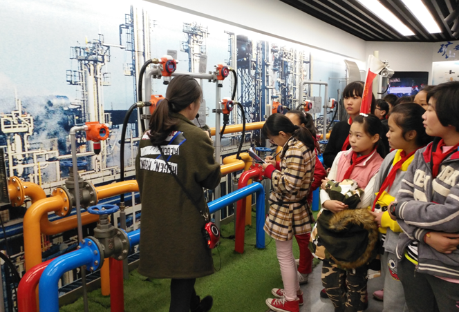 聽到了新知識，趕緊拿出本子記下來