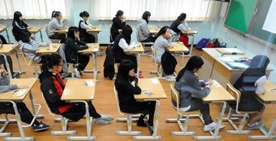 　藝術(shù)生不僅需要專業(yè)課優(yōu)秀，文化課成績也必須達(dá)標(biāo)