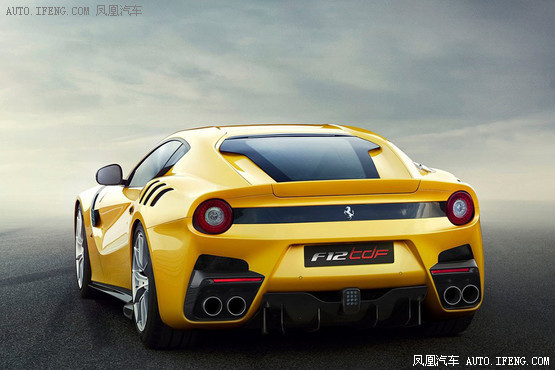 法拉利F12TDF實(shí)車 百公里加速僅2.9秒 法拉利F12TDF實(shí)車 百公里加速僅2.9秒
