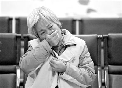 11月20日，河南省鹿邑縣法院，武文英涉嫌故意殺人被審。