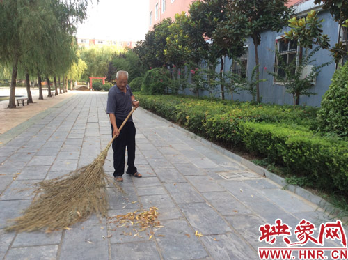 商丘工學院70歲高齡保潔工勇救落水兒童不聲張 商丘工學院70歲高齡保潔工勇救落水兒童不聲張