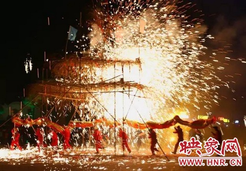 確山鐵花將登上萬眾矚目的春晚舞臺！