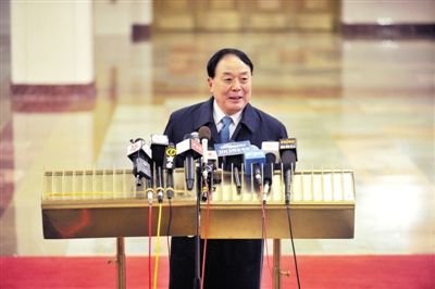 民航局長(zhǎng)回應(yīng)機(jī)場(chǎng)建設(shè)熱:虧20億可帶動(dòng)2萬(wàn)億 民航局長(zhǎng)回應(yīng)機(jī)場(chǎng)建設(shè)熱:虧20億可帶動(dòng)2萬(wàn)億