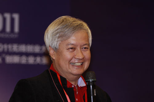 微博名人薛蠻子(圖片來源于網(wǎng)絡(luò)) 微博名人薛蠻子(圖片來源于網(wǎng)絡(luò))