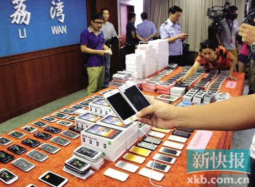 ■假冒手機(jī)。新快報(bào)記者曾泓/攝