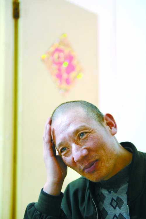 出看守所后,李懷亮的輕松表情越來越多。