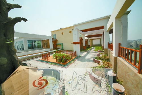 “空中花園”的假樹、水車、小橋都已經(jīng)被拆除