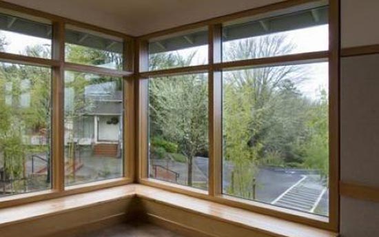 夏季木質(zhì)門窗發(fā)澀 給門窗“吹吹風(fēng)” 夏季木質(zhì)門窗發(fā)澀 給門窗“吹吹風(fēng)”