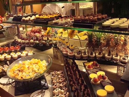 還怕吃不回本？7招教你吃垮自助餐