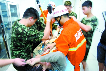 啞男身陷傳銷(xiāo)窩點(diǎn) “命根”被套鋼環(huán)有苦難言 啞男身陷傳銷(xiāo)窩點(diǎn) “命根”被套鋼環(huán)有苦難言