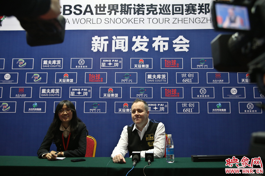 賽后希金斯參加新聞發(fā)布會(huì)，接受映象網(wǎng)記者提問(wèn)