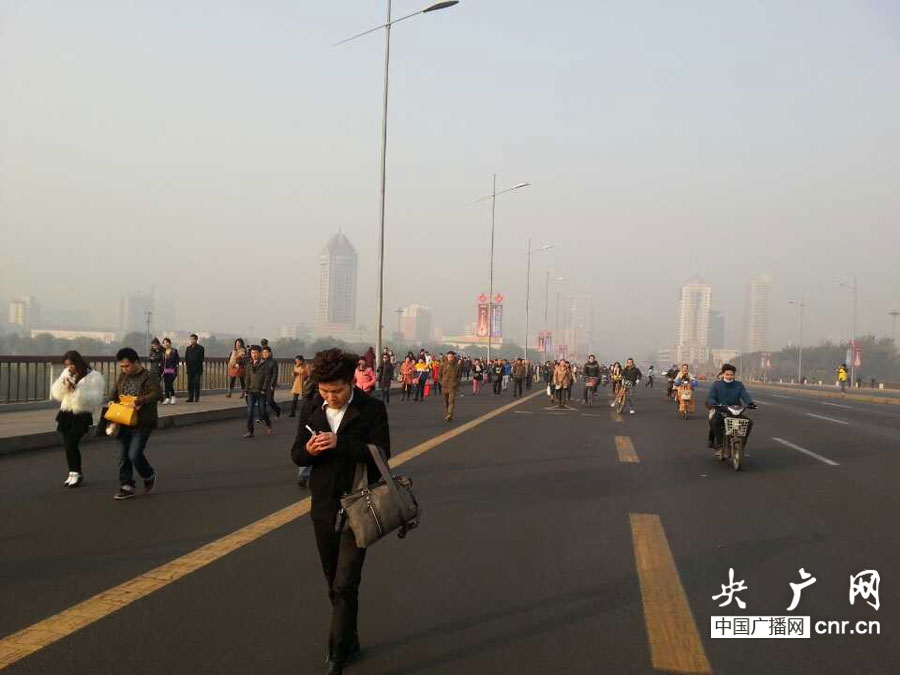 山西省委門口傳出連續(xù)爆炸聲 道路已經(jīng)戒嚴(yán) 山西省委門口傳出連續(xù)爆炸聲 道路已經(jīng)戒嚴(yán)