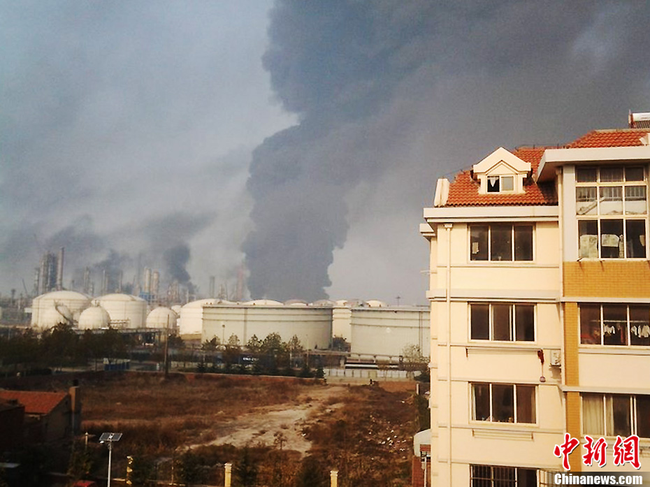 中石化黃濰輸油管線破裂起火原油泄漏致多人死亡 中石化黃濰輸油管線破裂起火原油泄漏致多人死亡