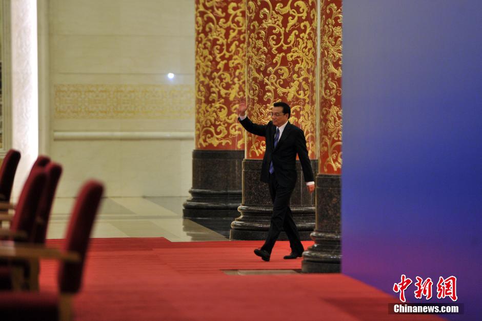 李克強(qiáng)答中外記者提問 李克強(qiáng)答中外記者提問