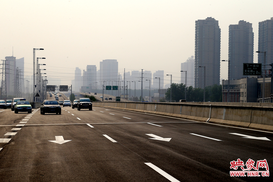 北三環(huán)快速路已經(jīng)有不少市民駕車體驗(yàn)