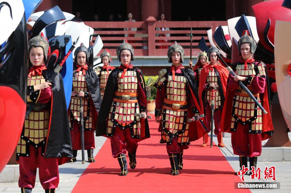 河南三國文化周 佳麗戎裝演繹“三國八美” 河南三國文化周 佳麗戎裝演繹“三國八美”