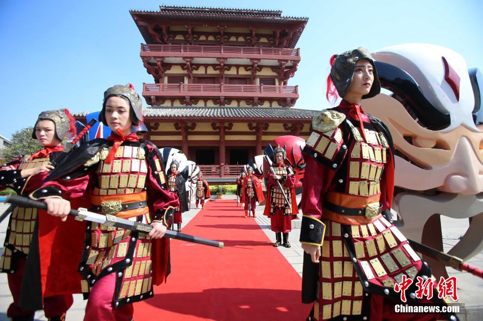 河南三國文化周 佳麗戎裝演繹“三國八美” 河南三國文化周 佳麗戎裝演繹“三國八美”