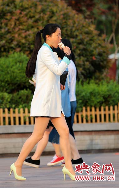 天太熱，還是吃冷飲涼快