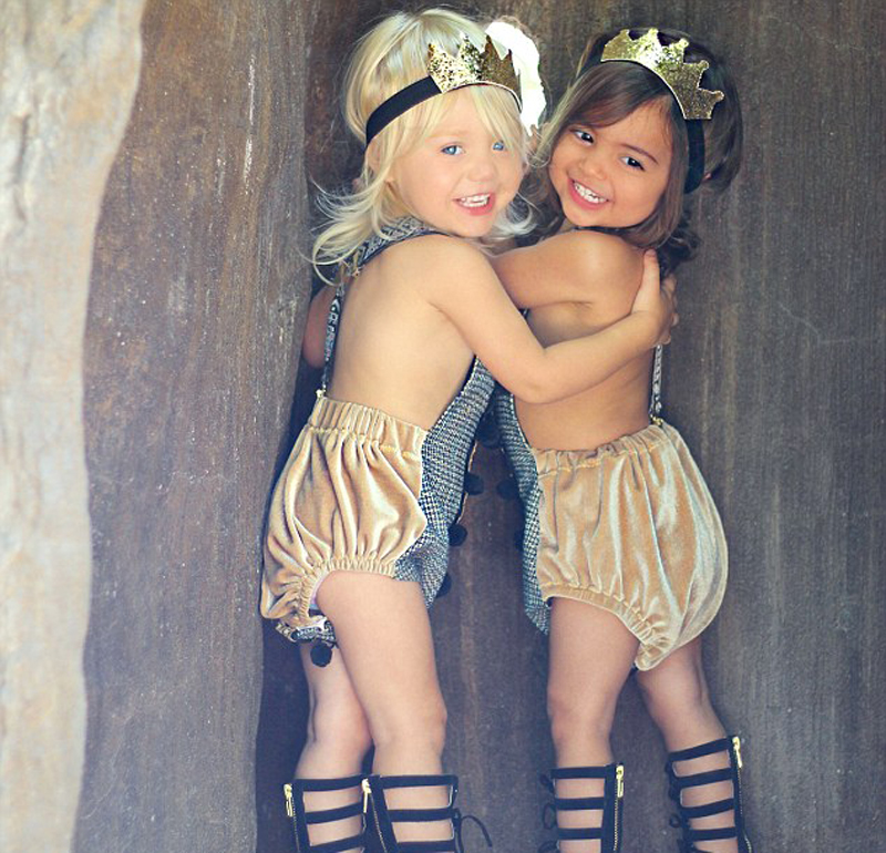 美國2歲蘿莉姐妹花走紅時(shí)尚圈 美國2歲蘿莉姐妹花走紅時(shí)尚圈