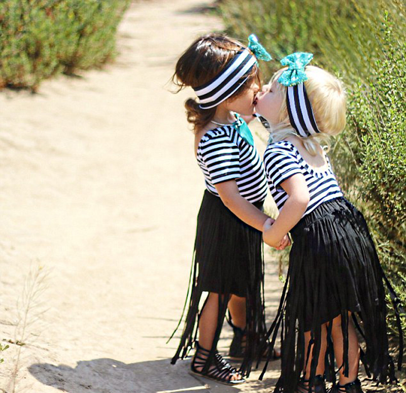 美國2歲蘿莉姐妹花走紅時(shí)尚圈 美國2歲蘿莉姐妹花走紅時(shí)尚圈