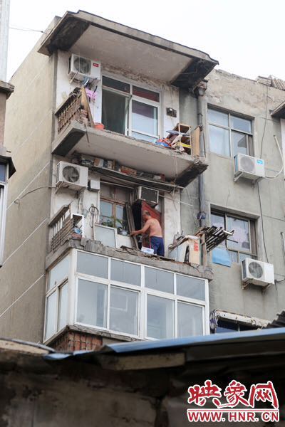 據(jù)了解，該棟房屋建造于1986年，距今已經(jīng)30年。