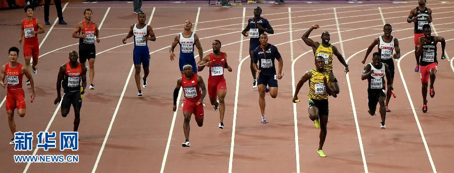 牙買加隊(duì)選手博爾特（前排右）在比賽中。