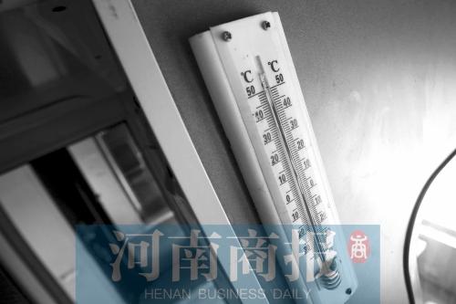 中伏天體驗(yàn)綠皮車(chē) 223斤乘務(wù)員兩個(gè)半月瘦53斤