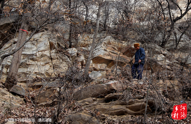出家人打架，少見;出家人打架還用嘴咬，更是稀罕。嵩山后山一處人跡罕至的半山腰，就住著這樣一位奇葩的出家道士。