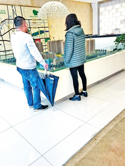 土地5次被查封沒(méi)預(yù)售證 中牟“星河灣”照常售樓 土地5次被查封沒(méi)預(yù)售證 中牟“星河灣”照常售樓