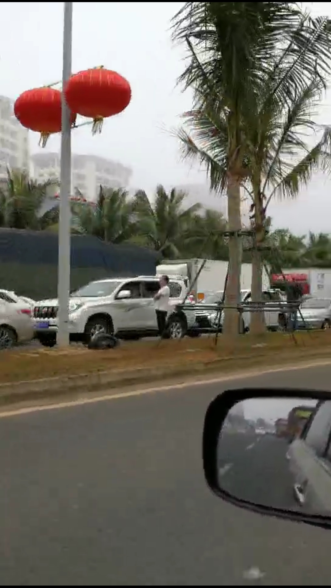 一家五口滯留?？?天 港口附近方便面都買不到